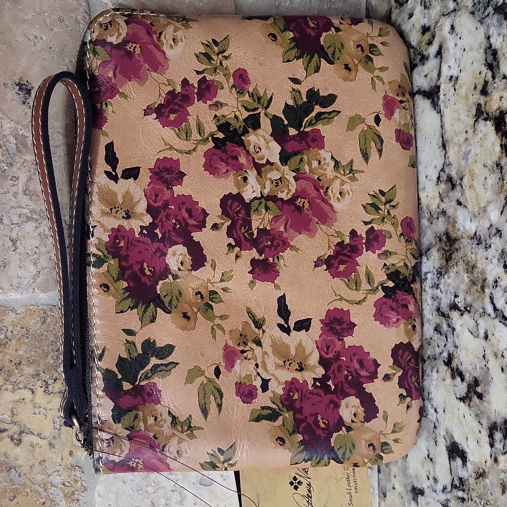 Patricia Nash Antique Rose Cassini Wristlet - Picture 1 of 9